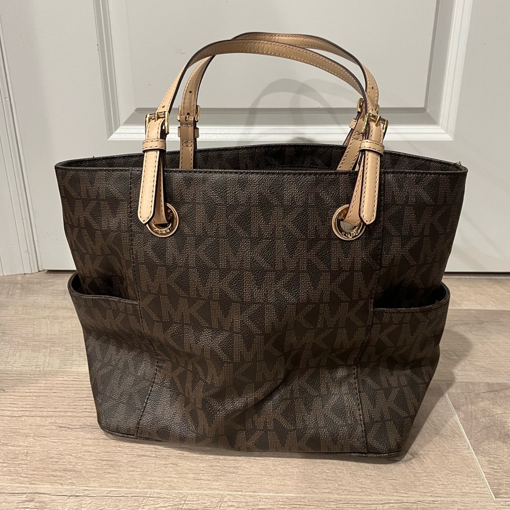 Michael Kors Jet Set tote